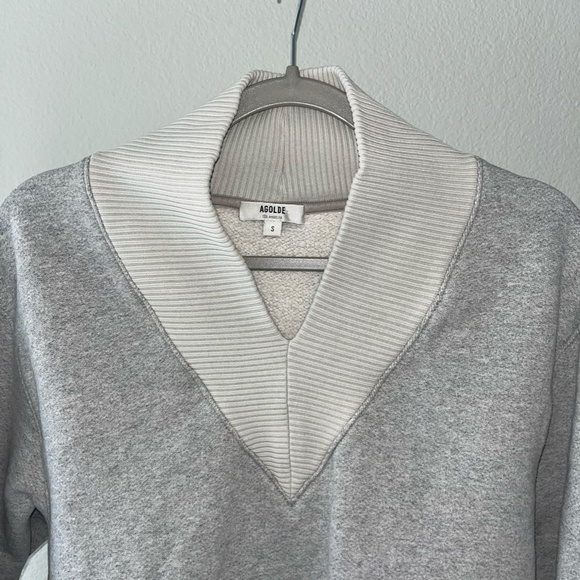 AGOLDE x REVOLVE | Klara Extended V-Neck Sweatshirt in Grey Heather | Size Small - Picture 4 of 9